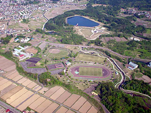 松山貯水池と松山水辺ふれあい公園