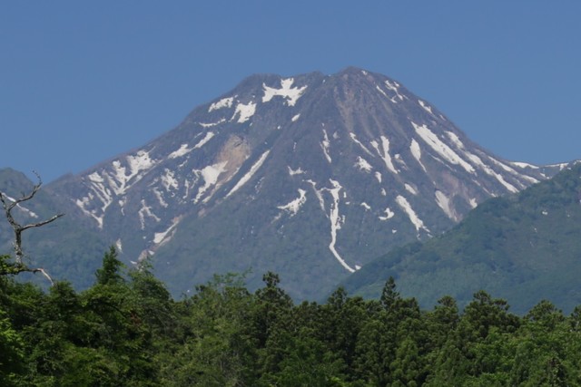 山の字の雪形.jpg